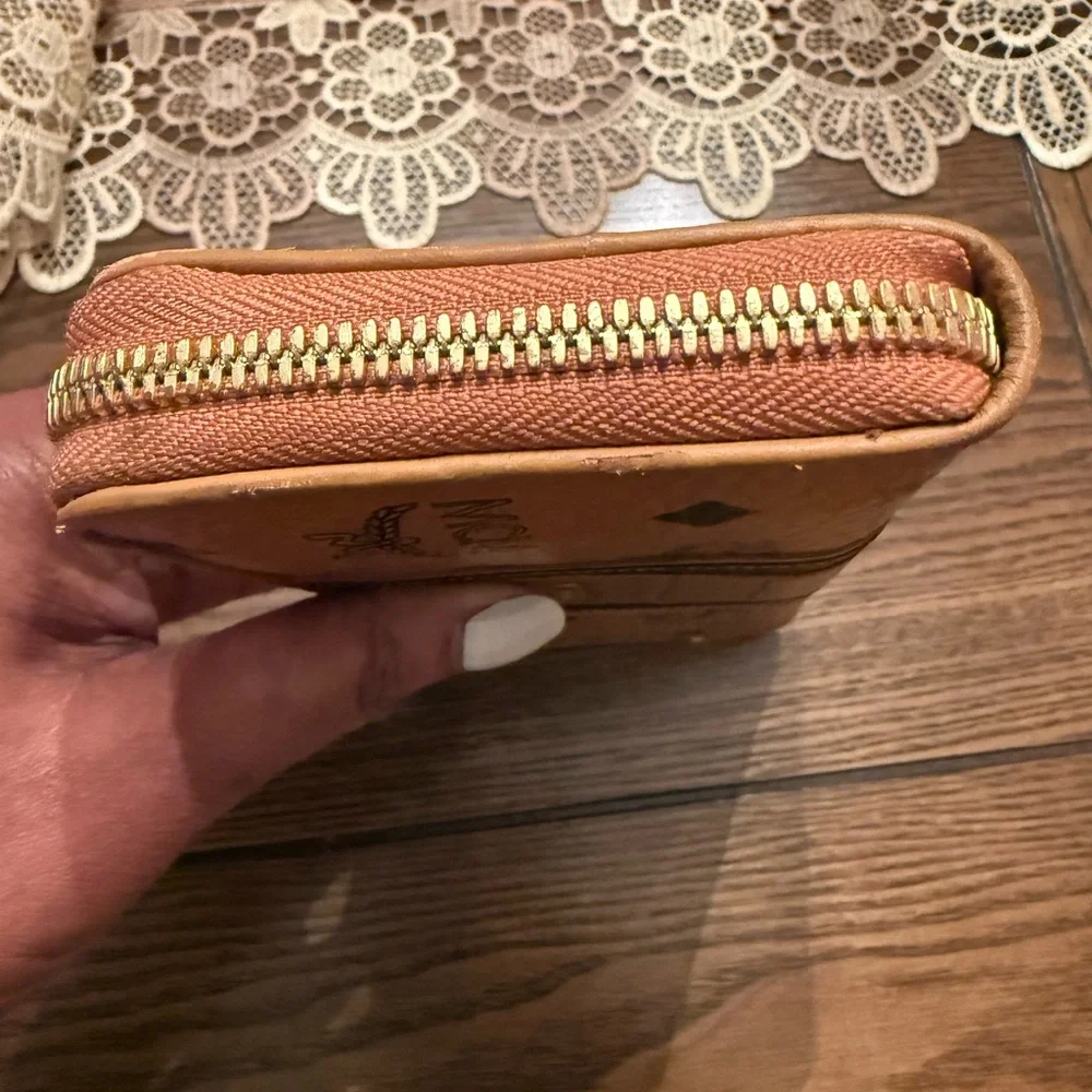 MCM Visetos Zipper Around Wallet - Picture 11 of 11